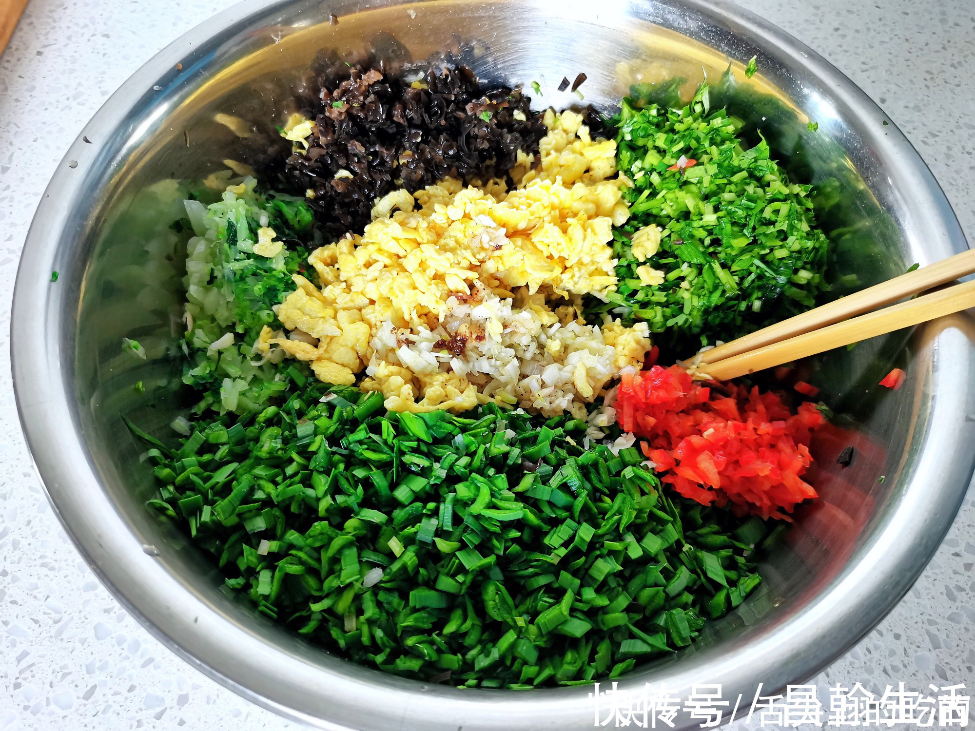 香菜|天冷多吃这个馅料的饺子,味道太鲜了,比吃肉还香,上桌就扫光