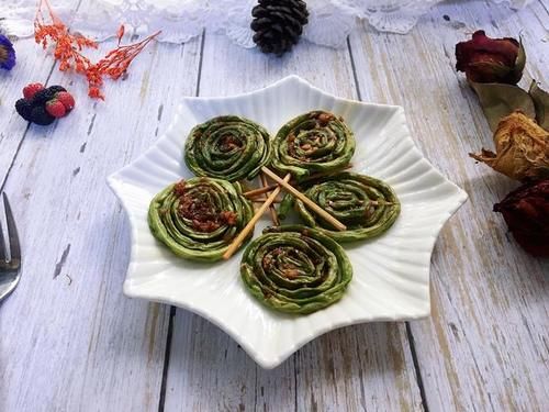  形状|把豇豆角做成棒棒糖的形状，孩子看着就高兴，好吃又好看