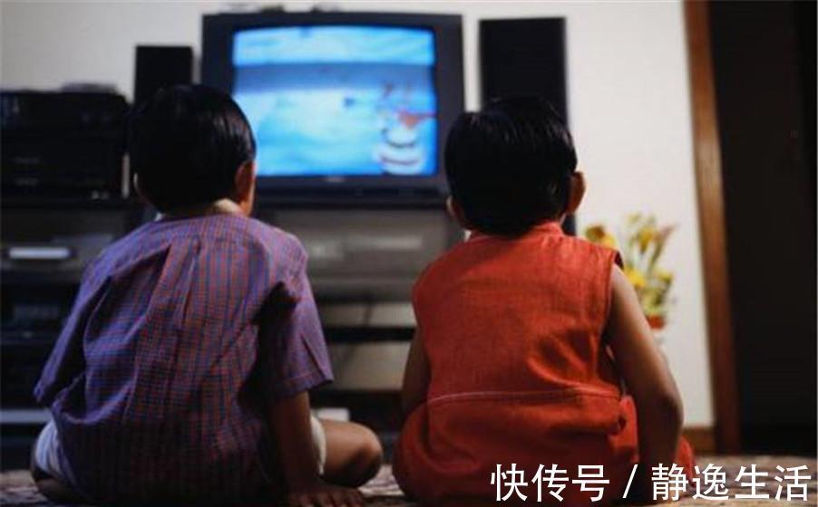 电视屏幕|从小爱看电视的孩子,和不看电视的孩子,长大后有3大明显区别