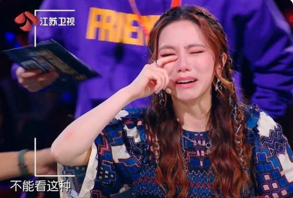 既是歌王也是影帝的谢霆锋,在达人秀中也成了“没见过世面”的人