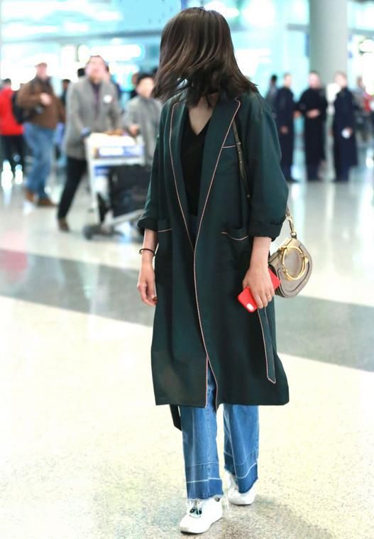 穿出高级|高圆圆真是天生丽质！“睡袍”也穿出时尚感，慵懒简约不失女人味