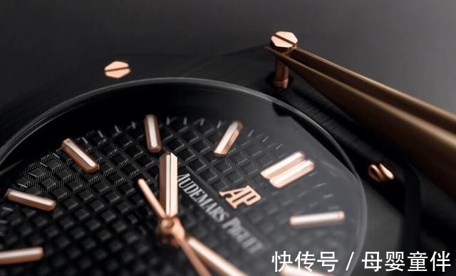 表壳@爱彼皇家橡树自动表34mm,连发白金霜金和黑陶瓷新表