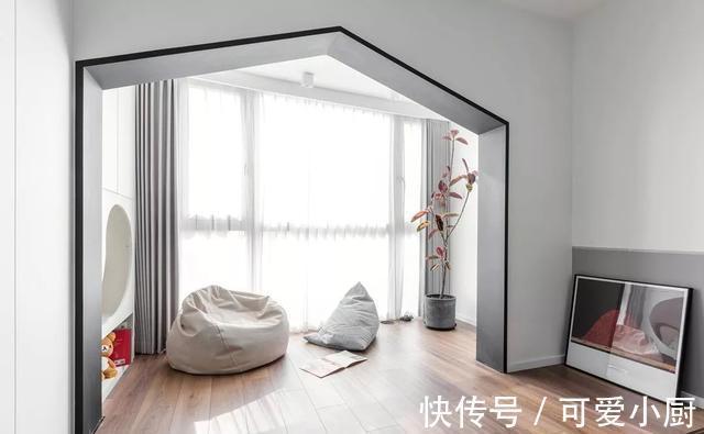 阳台|一家三口住,客厅不放沙发茶几,把阳台抬高,93㎡的家简约漂亮!