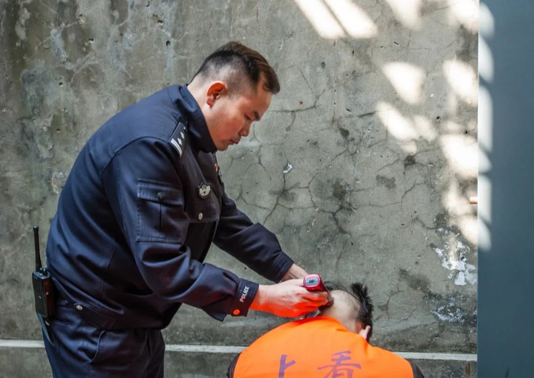 罗警官|方寸之间，他是灵魂的垦荒者