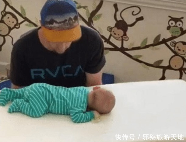 宝爸|宝宝打扰父母二人世界,宝爸神转移娃,网友醒了你就完了