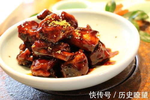 煲排骨汤|买排骨,要分清“前排”和“后排”,肉贩:口感差别大,买错不好吃还浪费钱