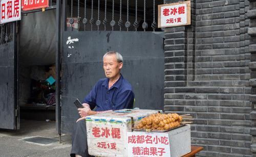 从“贵族专属”到免费景区，每年有上百万人涌进这个巷子