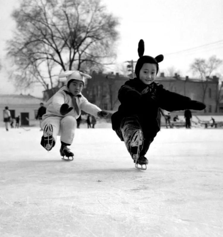 新中国&《圆梦冰雪：影像书写新中国冰雪运动70年》｜ 北京2022冬奥文化影像主题展（二）