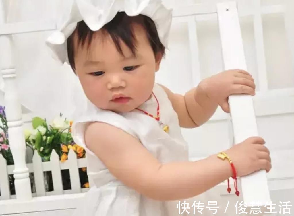 遗传物质|最好认的双胞胎走红,发量一个随妈一个随爸,网友:妈妈真偏心