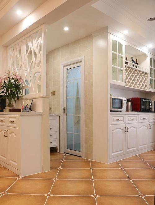 朋友|头次去朋友家做客,进门鞋柜就让我吓坏了,卫生间估计你也没见过