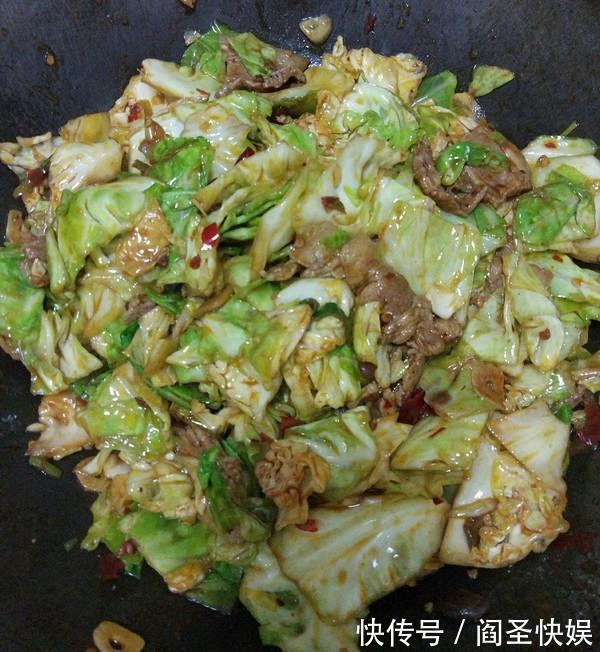 包菜炒肉|减脂瘦身的晚餐就是它了，吃了以后体重蹭蹭往下降，成本只要2元