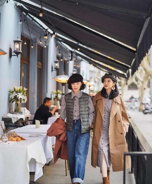  母女|别再说大地色难穿！瞧三木“神仙母女”的大衣穿搭，每套都是经典