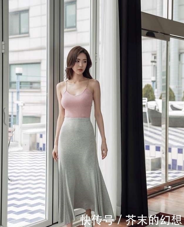 小姐姐|小姐姐修身连衣裙，柔软舒适的同时还显时髦感