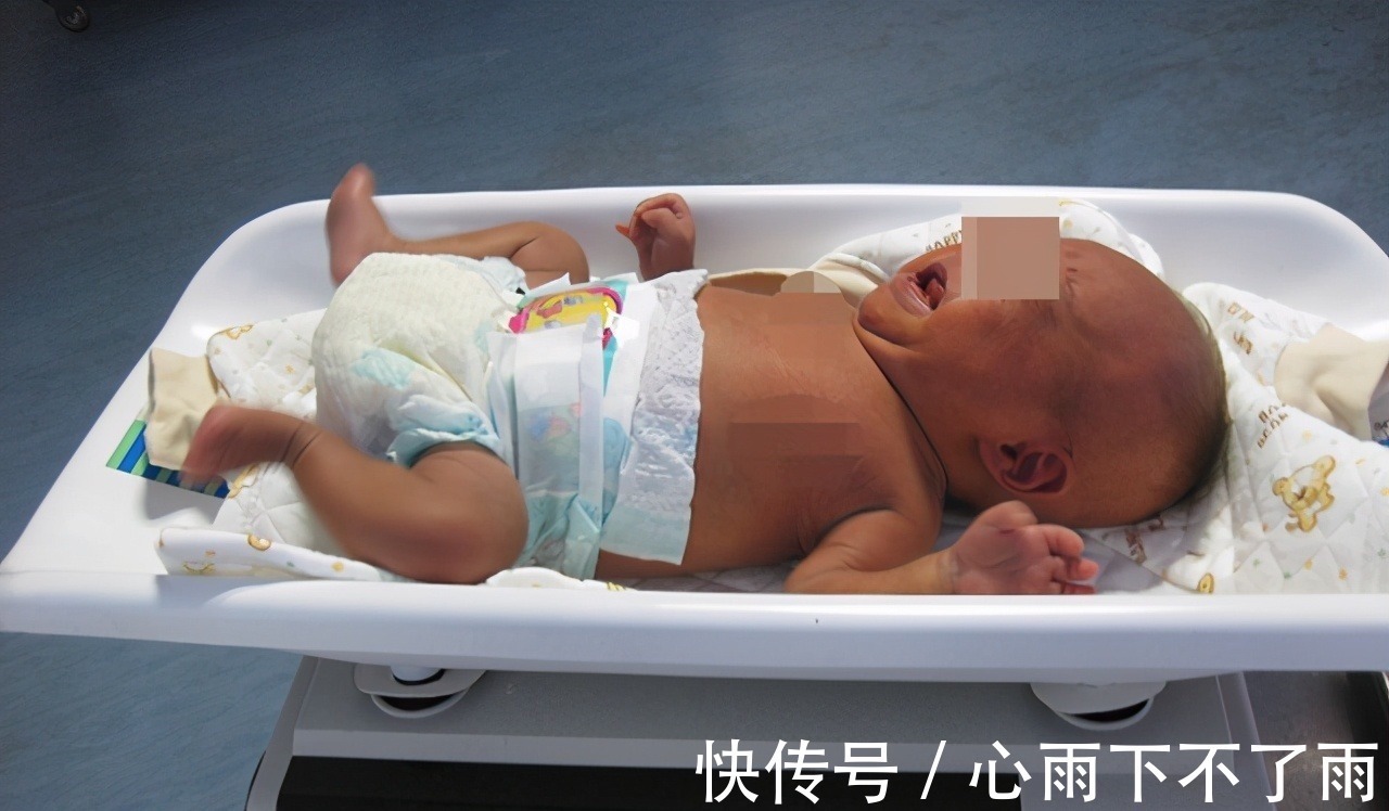 呼吸声|新生儿出现这9个问题,很容易吓到妈妈,其实都是正常现象