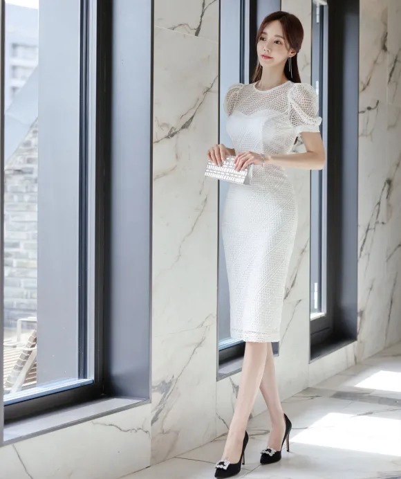 孙允珠|美图欣赏:孙允珠,温柔纱梦刺绣浮雕清秀雪纺裙