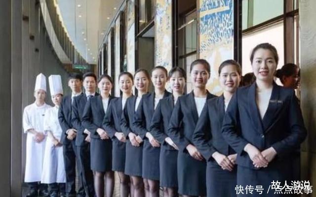  她是“国宴级服务员”，为各国宴会服务3次，一般宴会都请不动她