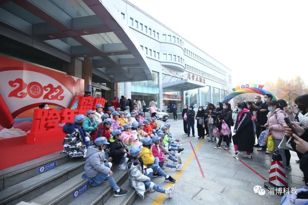 大幕拉開！2022跨年盛典開啟錄制！一起為孩子們加油！