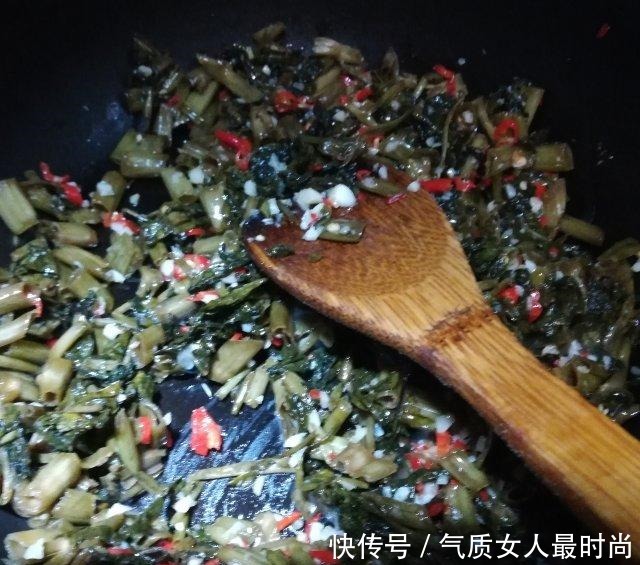 扑空心菜,爽口清脆最是下饭呢!