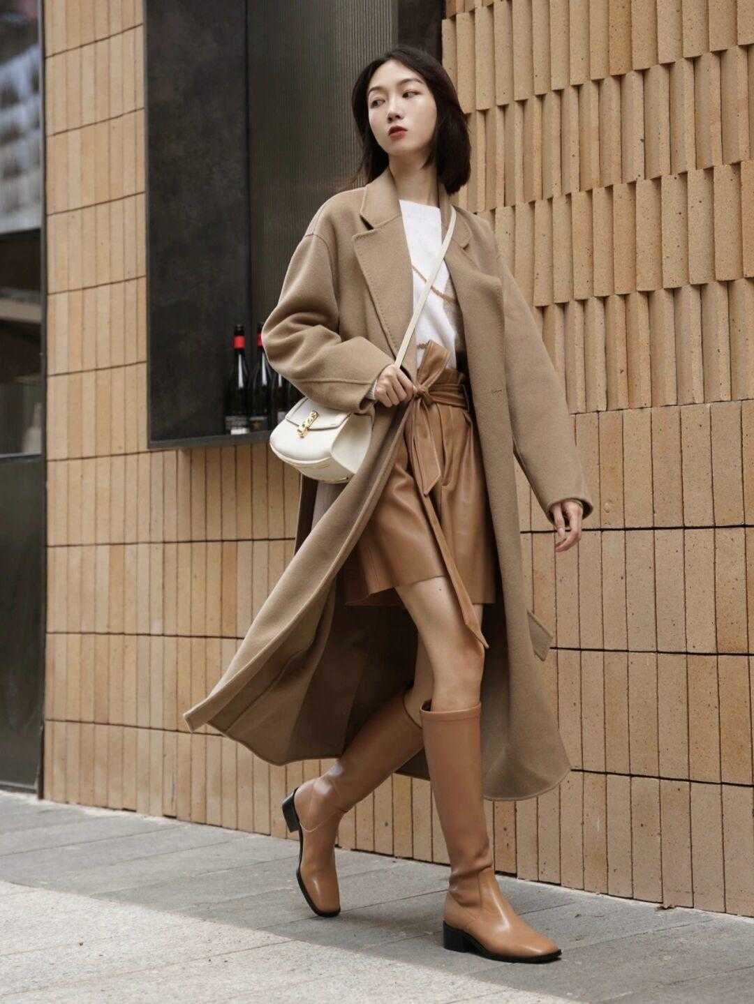 整体性|经典驼色怎样穿才不撞衫?试着和这几种颜色搭配,美感提升好几倍