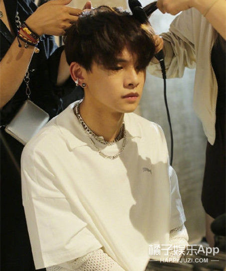 你看这颜值能火成顶流吗?