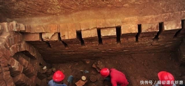 皇帝和|锦衣卫墓中,发现了“海之蓝酒瓶”,专家称至少十几亿!