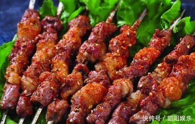 辣椒粉|孩子们念念不忘的羊肉串，脆嫩鲜香无腥味，味道好，一盘根本不够
