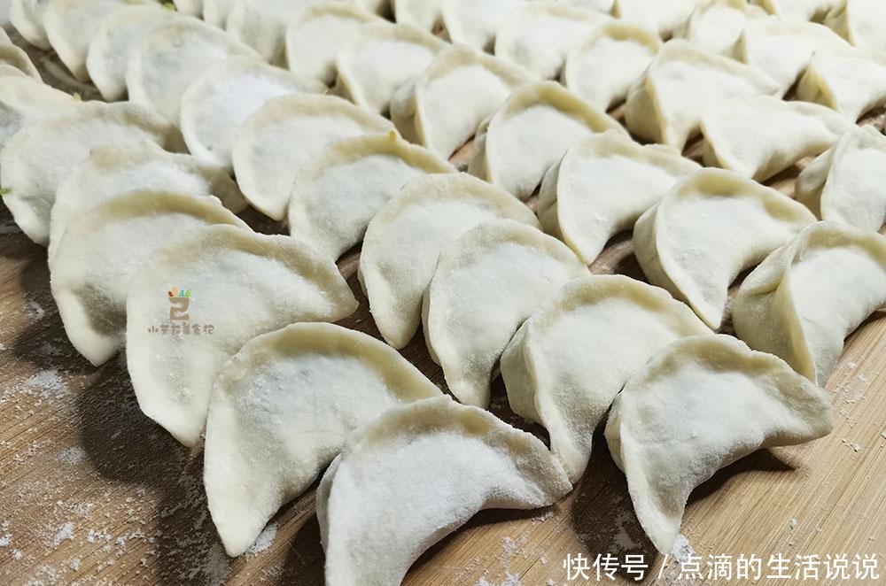 大厨|萝卜做馅包饺子,用盐杀水还是焯水大厨都不对,难怪饺子不香