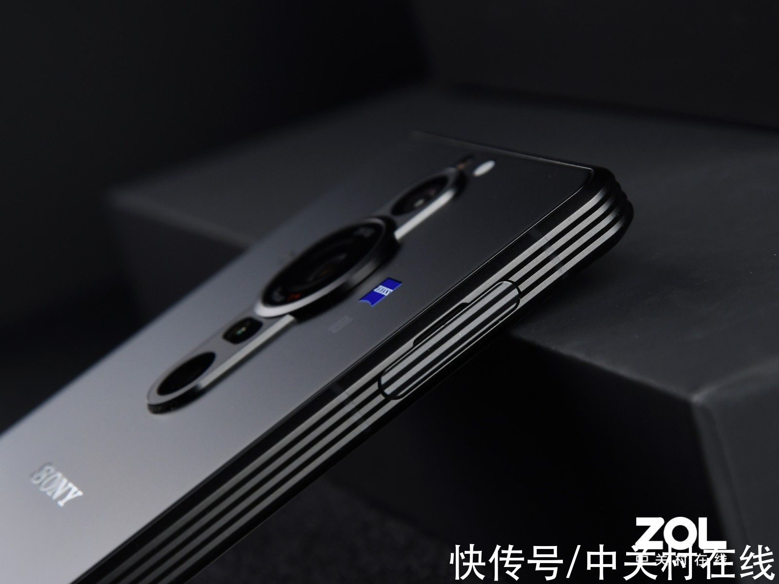 一万多的微单手机长啥样 索尼Xperia Pro-I图赏