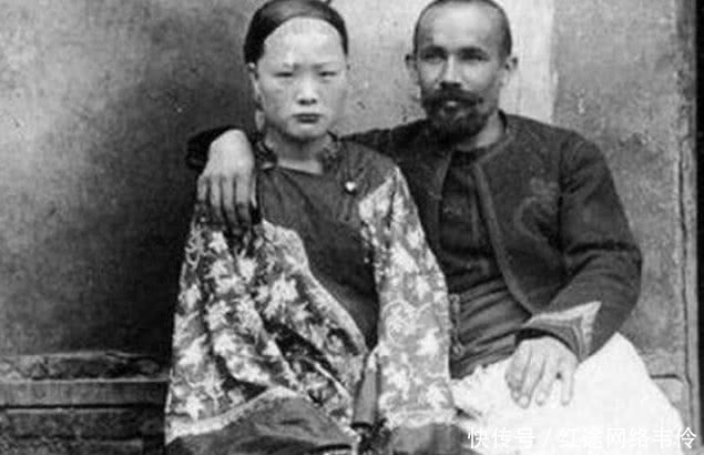 美的|晚清老照片:被洋人搂在怀里的青楼女子,图4简直美的不可方物