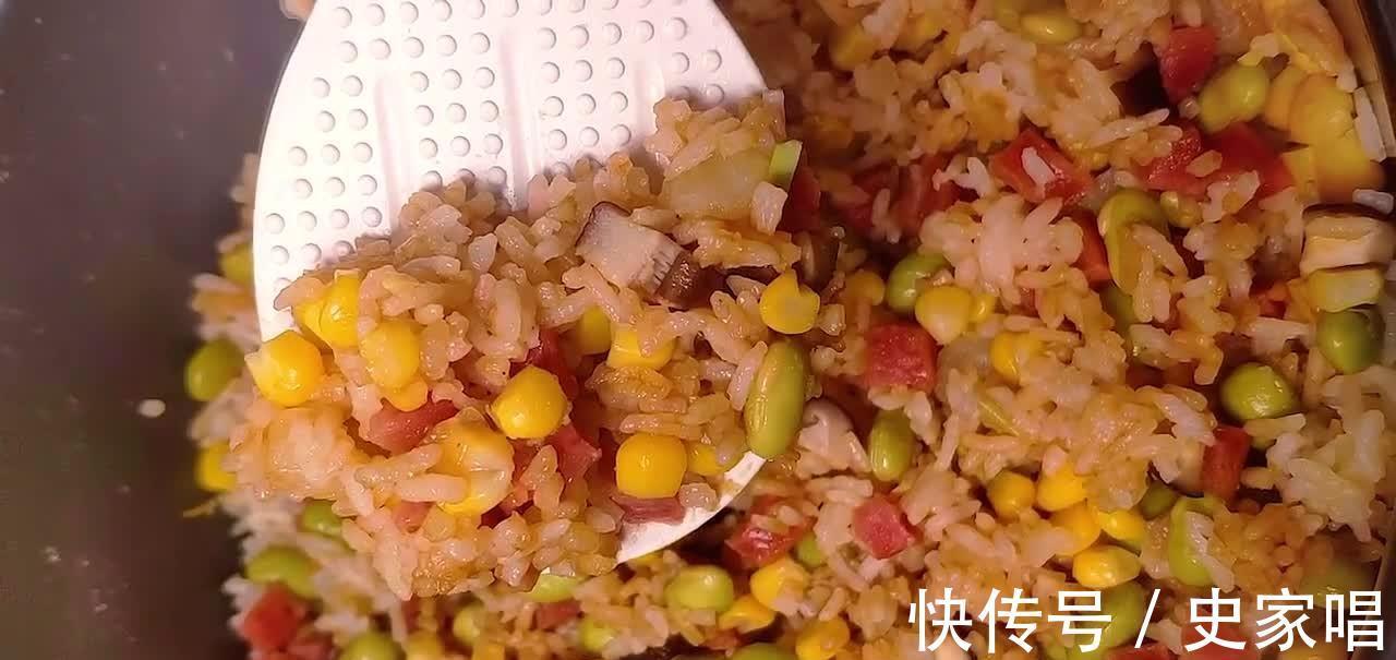 好吃的网红米饭,饭菜一锅烩,做法简单省时省力,特别适合懒人!