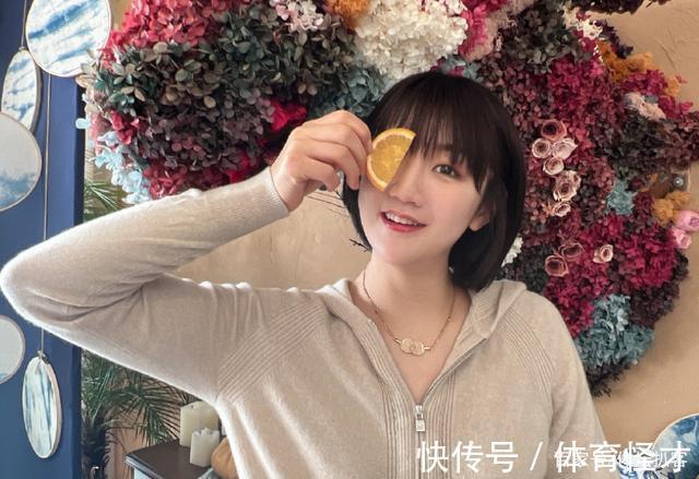 孙颖莎|陈梦晒绝美照片!28岁国乒世界第一颜值高,肤白貌美,胃口也好