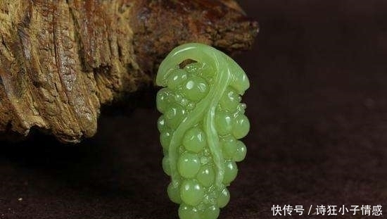 路上|女子带“绿葡萄”鉴宝,称路上捡,全场哄笑,专家:你们太无知