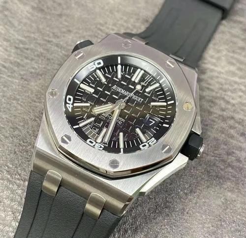 机械表大师：豪表占据网络，有钱人真的那么多？你戴的什么表？