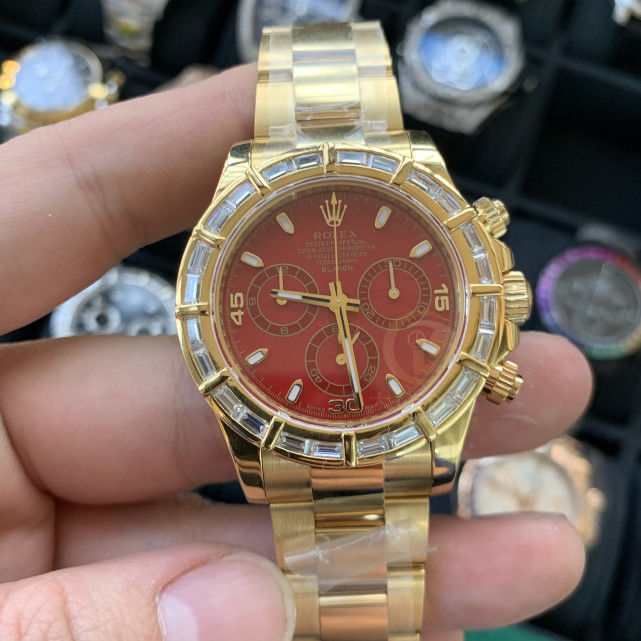大c论表：劳力士迪通拿改装中国红字面，圈口镶嵌莫桑钻