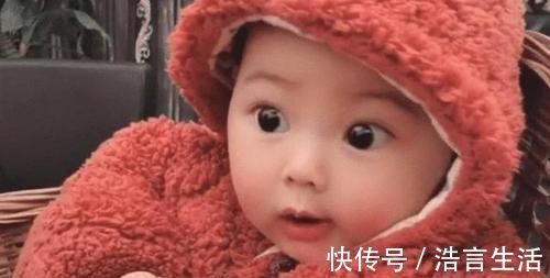 舅舅|“背篓舅舅”意外走红,带娃搓麻将两不耽误,宝宝的表情太可爱