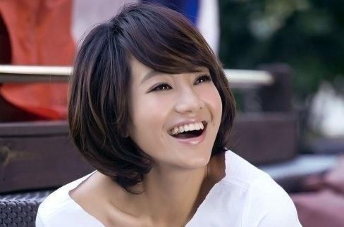 主持人 她因为念错三个字被赶下台,曾经风生水起,如今毫无资源