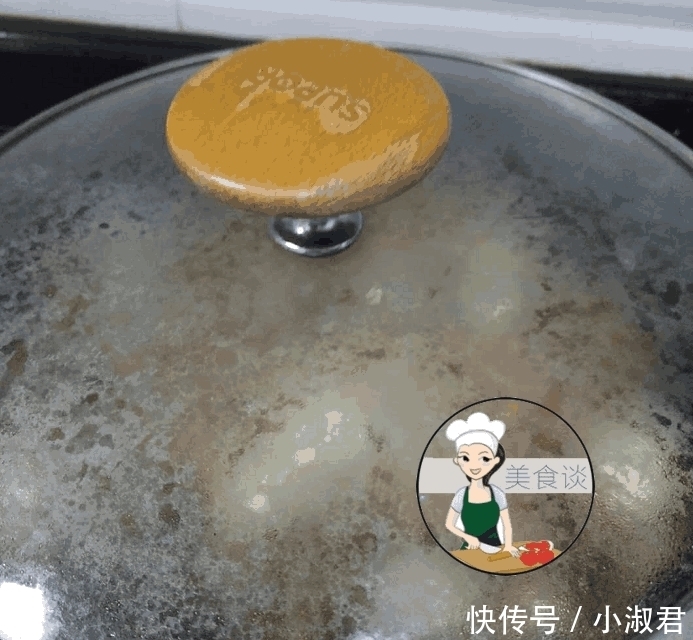 这菜, 我隔三差五准做给孩子吃, 脆嫩可口, 强筋壮骨, 孩子体格好