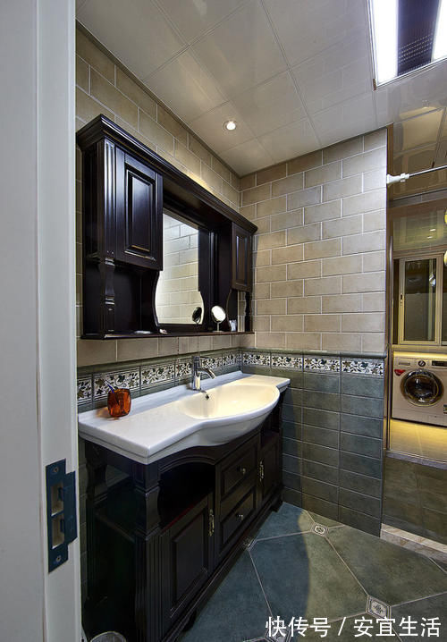 深色系|装完新房才知道,卫生间地砖应该这么搭才好看!