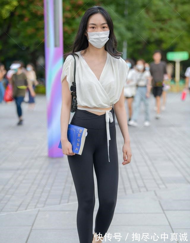 装扮 打底裤的装扮知性大方尽显街头女神范儿,显大方有气质!