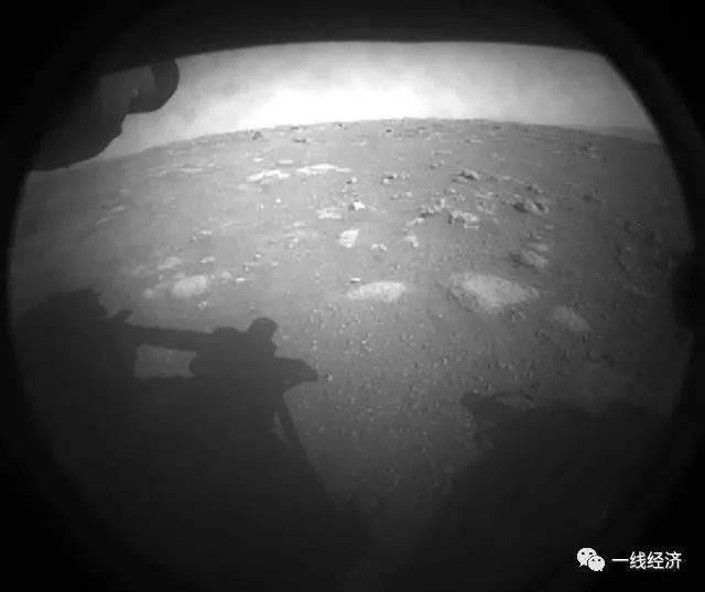天问一号 中国首张火星表面照片来了!