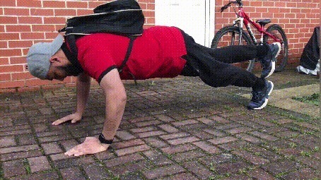 训练|俯卧撑可以天天练吗中年大叔坚持一个月,健身前后对比令人咋舌