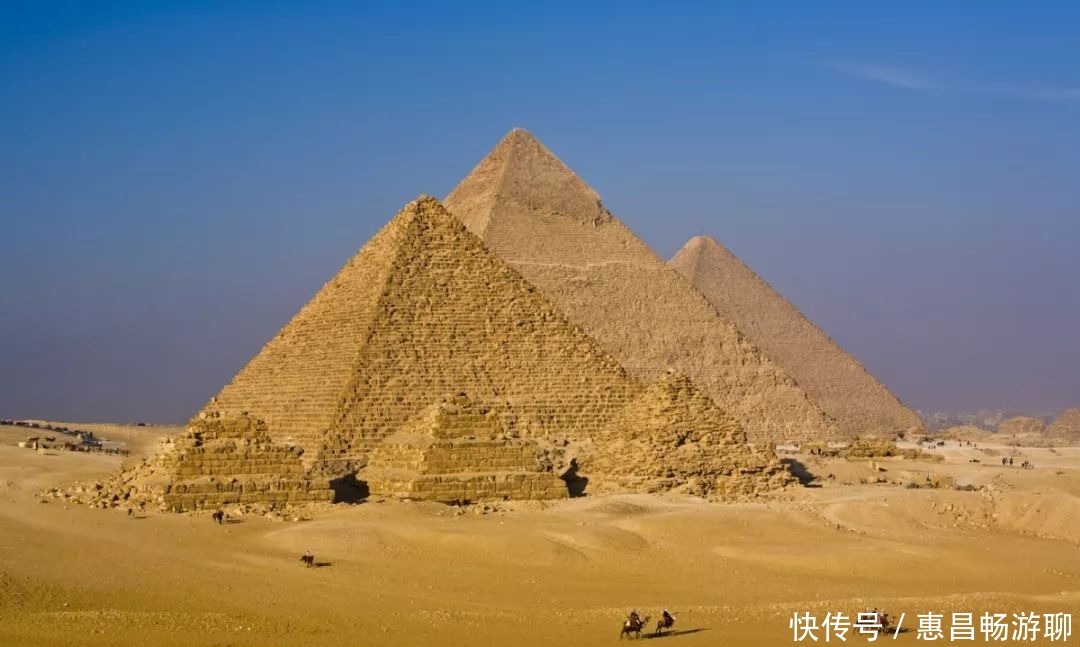 金字塔|建在沙漠的金字塔,为何四五千年都没有倒塌?背后原因有两个