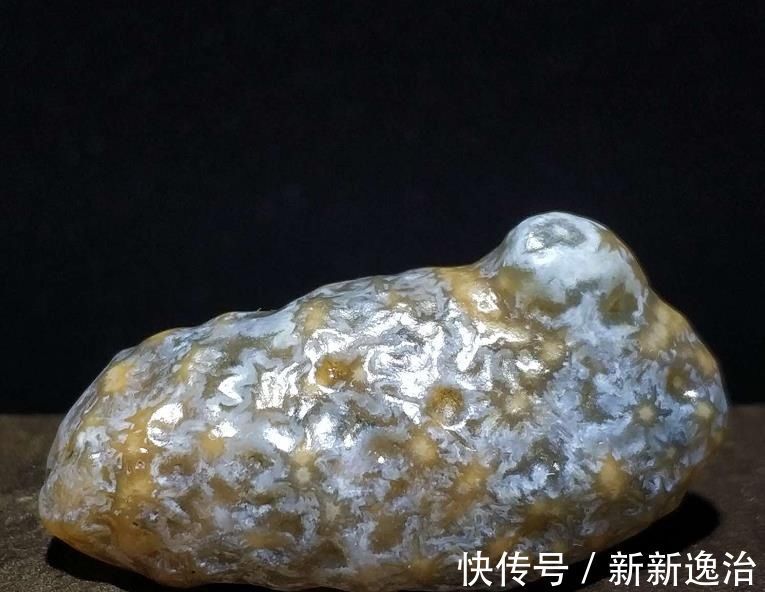 艺术品&大自然奇石是珍贵的艺术品,质朴与美丽共存,形状颜色怪异价值高