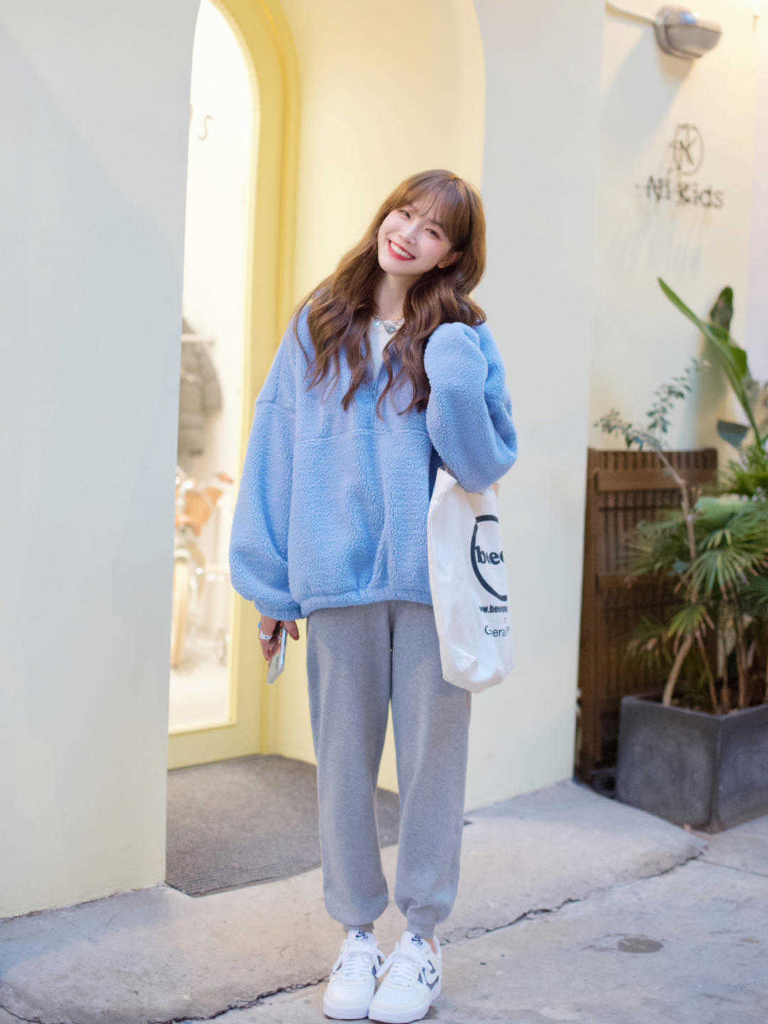 下装|冬天来一件彩虹色羊羔毛外套吧!保暖舒适又减龄,奶fufu的超可爱