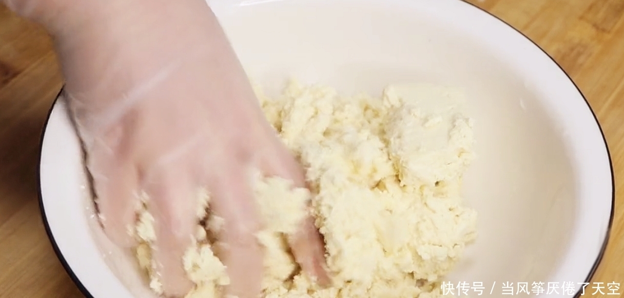 炸丸子,记住不要放面粉跟淀粉,教你一个做法,外酥里嫩不吸油