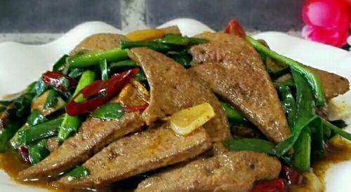 学会|炒猪肝滑嫩有技巧,学会这个腌制猪肝的方法,炒的和饭店一样好吃