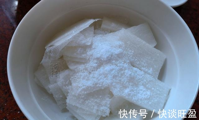萝卜片|这开胃小菜,我家一周做8次,酸辣爽口又开胃,天天做新鲜有营养