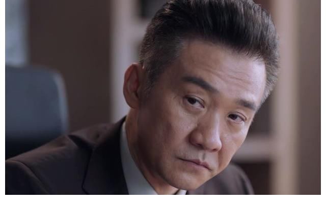 《突围》：最大的反派boss就在身边，几乎没有人会怀疑这个人