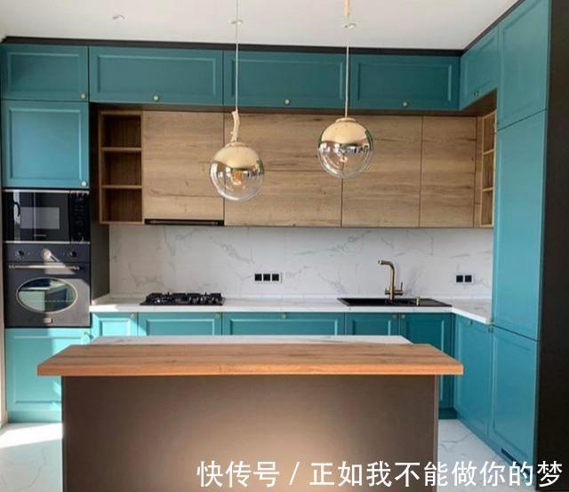 橱柜|湖蓝色+原木橱柜设计!打造高颜值厨房,就这么简单