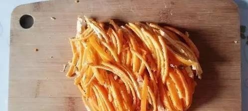 肥皂溶液|家中养花,这5毛钱的小东西别乱丢,能让花蹿到2米高,你知道了吗